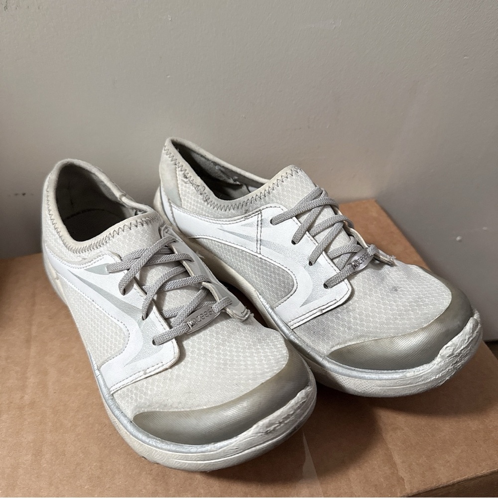 Naturalizer Zees white sneaker 6.5W